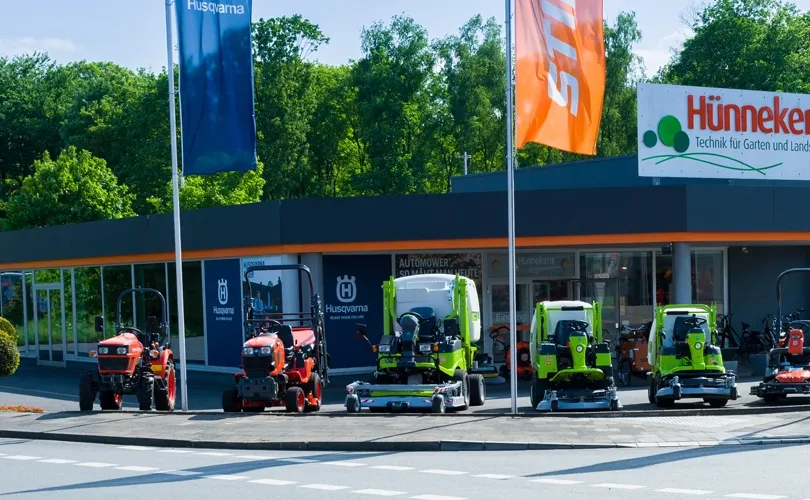 Firmengebäude von Hünnekens in Straelen mit Maschinenausstellung